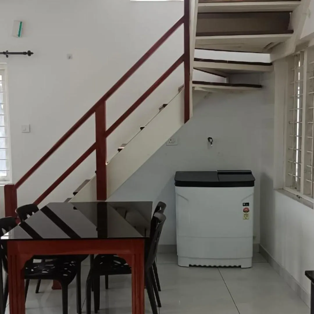 Dream House Apartment Elur
